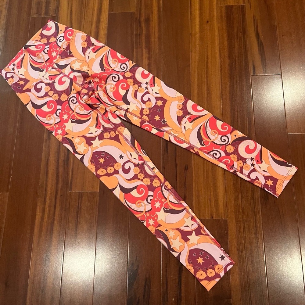 BEACH RIOT Orange Active Leggings Psychedelic Athletic Pants New NWOT Size Small